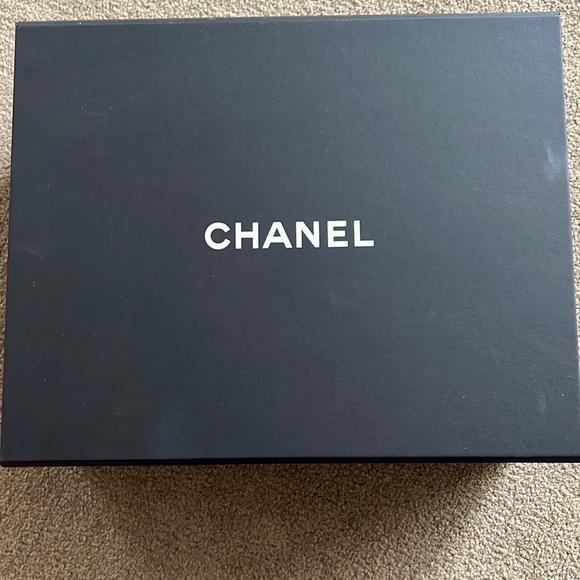 NWT Chanel 22S Lambskin White Leather Chanel 19 Flap Bag Crossbody Bag - Picture 8 of 8